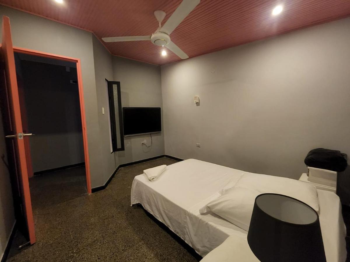 Fardo Hotel Boutique En Ibague - Zona G - Recepcion Digital 24H Екстериор снимка